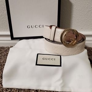 White Gucci Signature leather belt